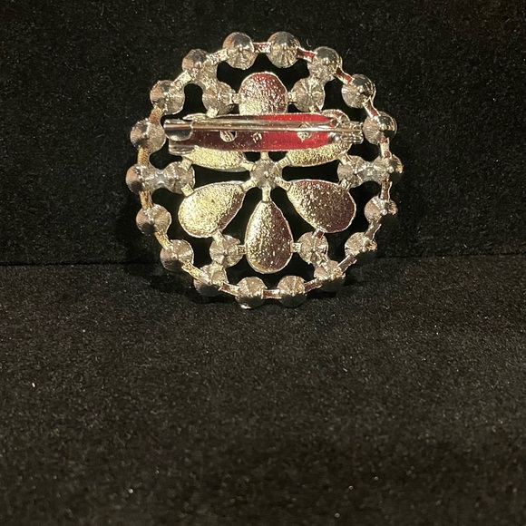 Pearl and Silver Circle Brooch - Picture 3 of 3